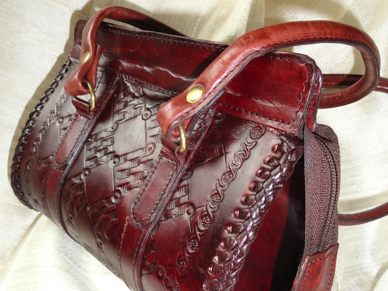 Women Retro Genuine Leather Handbags Emboss Square Bag - Everweek
