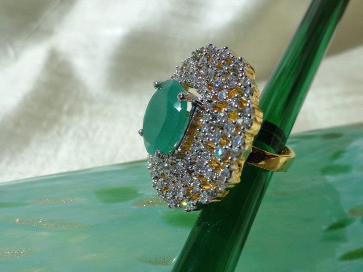 Perlée couleurs Between the Finger ring 18K white gold, Diamond, Turquoise-  Van Cleef & Arpels